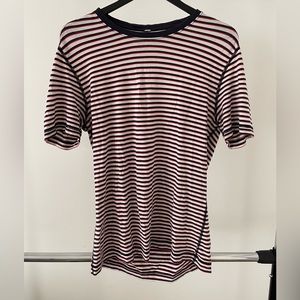 Lululemon T-shirt